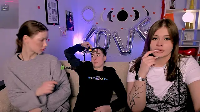 Snapshot of khloebeauty chatting on 02-13-26, 08:16 khloebeauty online show from 02-13-26, 08:16