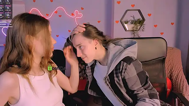 Snapshot of khloebeauty chatting on 03-15-26, 08:15 khloebeauty online show from 03-15-26, 08:15