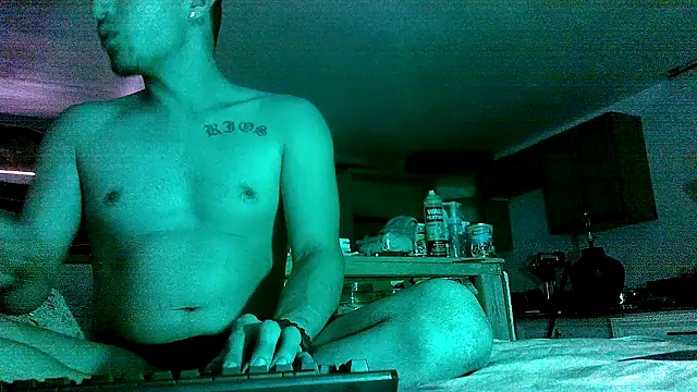 Snapshot of Sicksob chatting on 05-04-26, 02:46 Sicksob online show from 05-04-26, 02:46