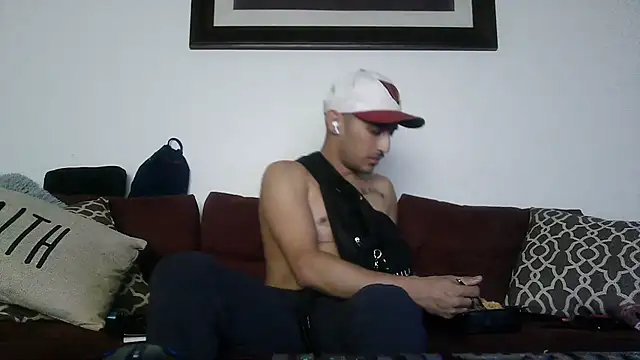 Snapshot of Sicksob chatting on 05-18-26, 04:40 Sicksob online show from 05-18-26, 04:40