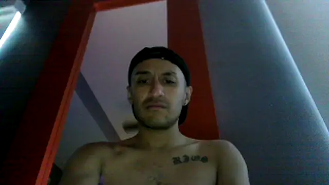 Snapshot of Sicksob chatting on 07-10-26, 05:15 Sicksob online show from 07-10-26, 05:15