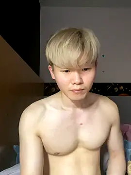 Snapshot of zachlee_69 chatting on 10-15-25, 04:12 zachlee 69 online show from 10-15-25, 04:12