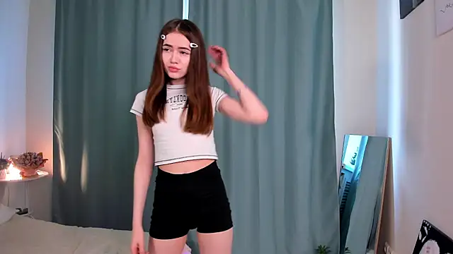 Chloeee4200 online show from 05-02-26, 01:05