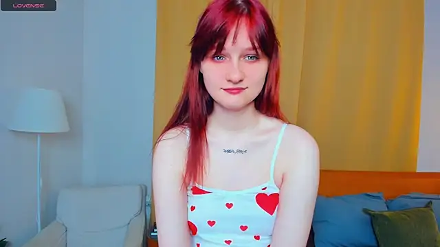 Snapshot of KatyKufel chatting on 10-26-25, 07:42 KatyKufel online show from 10-26-25, 07:42