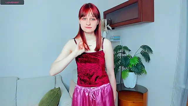 Snapshot of KatyKufel chatting on 11-16-25, 06:35 KatyKufel online show from 11-16-25, 06:35