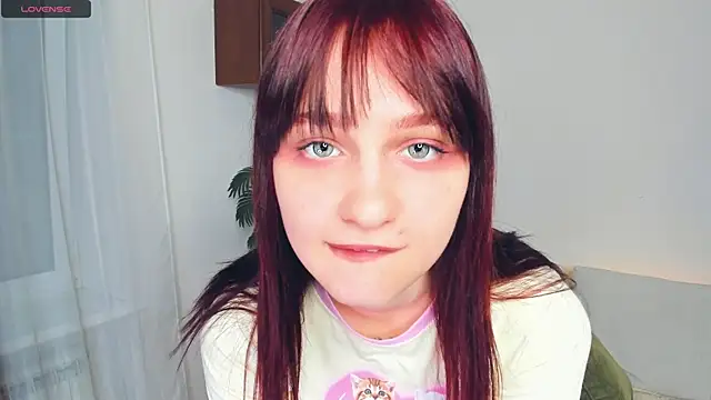 Snapshot of KatyKufel chatting on 11-30-25, 06:23 KatyKufel online show from 11-30-25, 06:23