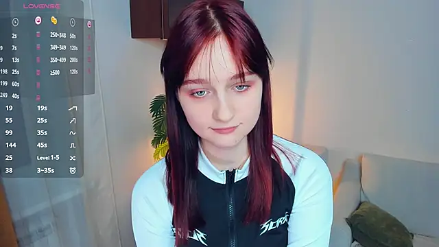 Snapshot of KatyKufel chatting on 12-05-25, 09:00 KatyKufel online show from 12-05-25, 09:00