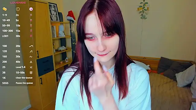 Snapshot of KatyKufel chatting on 03-08-26, 07:28 KatyKufel online show from 03-08-26, 07:28