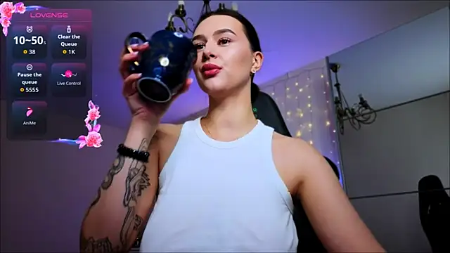 Veronica Larsson online show from 07-02-26, 04:24