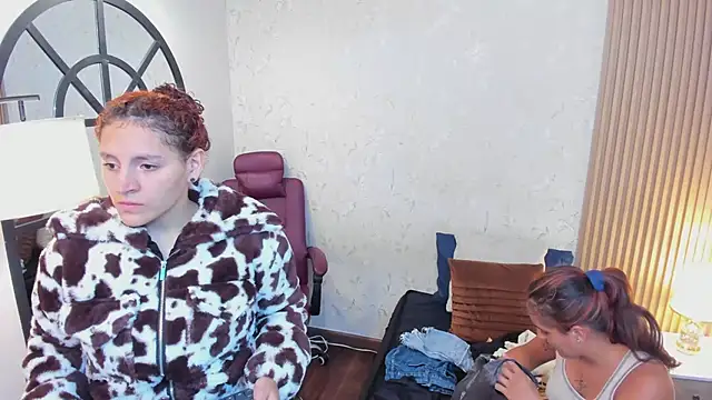 Snapshot of aliceandsia chatting on 02-16-26, 07:21 aliceandsia online show from 02-16-26, 07:21