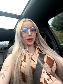 Snapshot of Sweet_Soffi chatting on 10-08-25, 07:00 Sweet Soffi online show from 10-08-25, 07:00