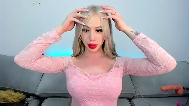 Snapshot of Sweet_Soffi chatting on 11-21-25, 03:16 Sweet Soffi online show from 11-21-25, 03:16