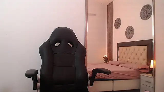 Red kytty6 online show from 10-28-25, 08:00