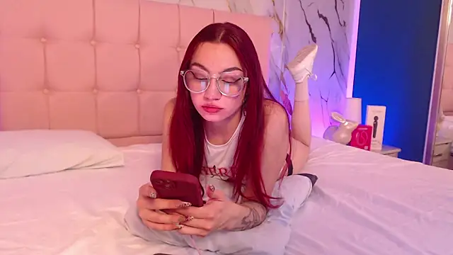 Red kytty6 online show from 12-16-25, 03:17