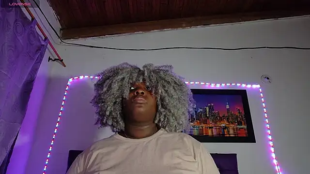 ebony NeighborMoans online show from 04-30-26, 03:13