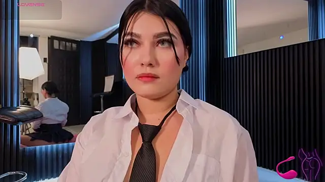MiaaFarrel online show from 07-30-26, 07:46