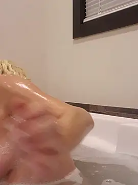 Snapshot of TaylorMade2223 chatting on 11-16-25, 11:21 TaylorMade2223 online show from 11-16-25, 11:21