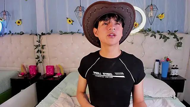 Snapshot of AleAurarashi chatting on 11-21-25, 03:38 AleAurarashi online show from 11-21-25, 03:38