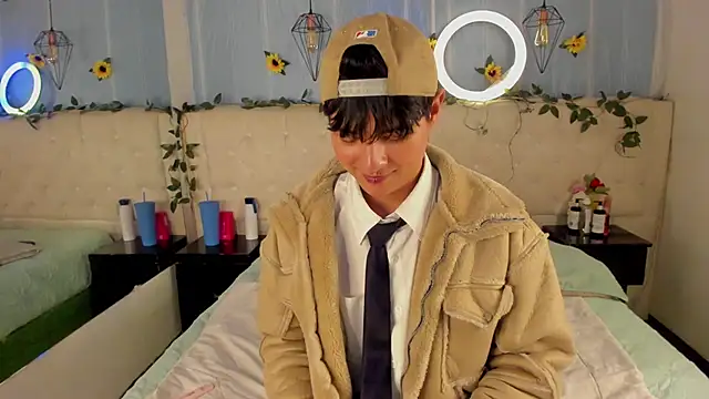 Snapshot of AleAurarashi chatting on 11-22-25, 04:33 AleAurarashi online show from 11-22-25, 04:33