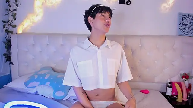 Snapshot of AleAurarashi chatting on 12-19-25, 05:58 AleAurarashi online show from 12-19-25, 05:58