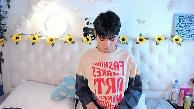 Snapshot of AleAurarashi chatting on 01-09-26, 04:26 AleAurarashi online show from 01-09-26, 04:26