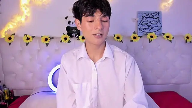 Snapshot of AleAurarashi chatting on 01-14-26, 02:39 AleAurarashi online show from 01-14-26, 02:39