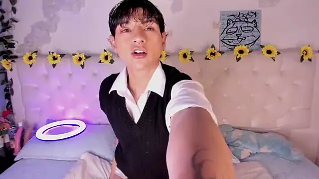 Snapshot of AleAurarashi chatting on 02-03-26, 03:37 AleAurarashi online show from 02-03-26, 03:37