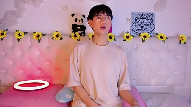 Snapshot of AleAurarashi chatting on 02-04-26, 03:34 AleAurarashi online show from 02-04-26, 03:34