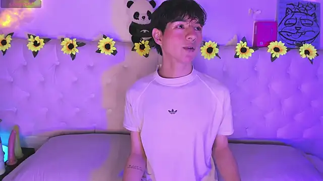 Snapshot of AleAurarashi chatting on 02-19-26, 07:48 AleAurarashi online show from 02-19-26, 07:48