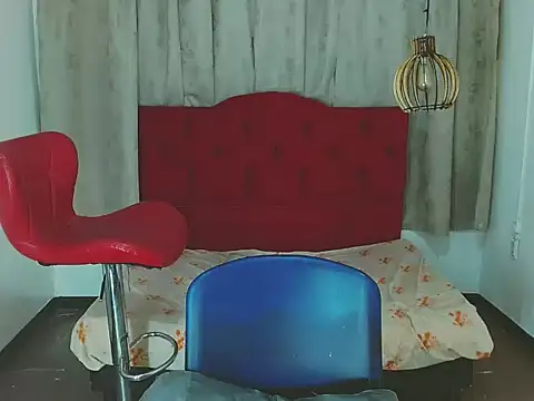 Snapshot of luisa__torres chatting on 09-20-25, 03:29 luisa  torres online show from 09-20-25, 03:29