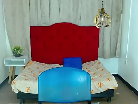 Snapshot of luisa__torres chatting on 09-24-25, 03:10 luisa  torres online show from 09-24-25, 03:10