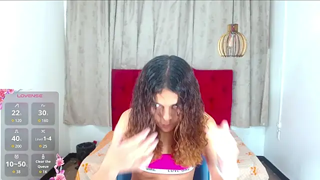 Snapshot of luisa__torres chatting on 10-24-25, 03:14 luisa  torres online show from 10-24-25, 03:14