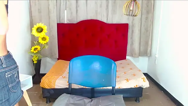 luisa  torres online show from 11-23-25, 03:17