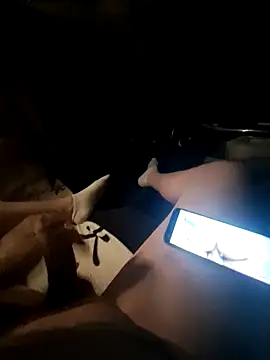 Snapshot of maciasgda chatting on 11-19-25, 04:29 maciasgda online show from 11-19-25, 04:29