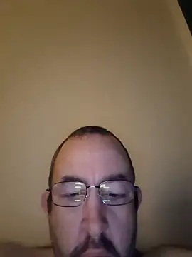 Bigahezlong online show from 10-31-25, 08:32