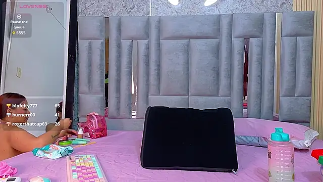 mamaneedsfun online show from 04-22-26, 02:36