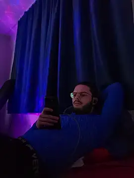 Snapshot of EyesNeverLies chatting on 02-21-26, 08:10 EyesNeverLies online show from 02-21-26, 08:10