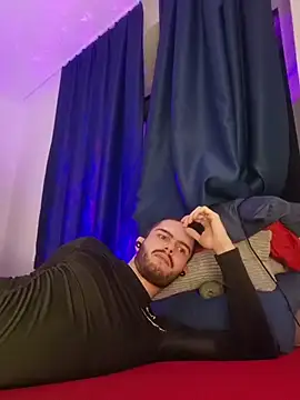 Snapshot of EyesNeverLies chatting on 03-04-26, 11:33 EyesNeverLies online show from 03-04-26, 11:33