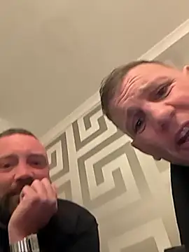 Snapshot of imherewhenneeded chatting on 11-29-25, 10:46 imherewhenneeded online show from 11-29-25, 10:46