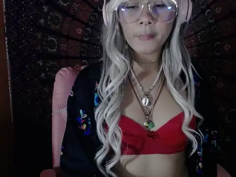 Snapshot of Delliriummm chatting on 03-15-26, 06:30 Delliriummm online show from 03-15-26, 06:30