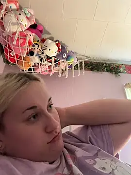 Snapshot of imawhorenslut19 chatting on 04-10-26, 06:23 imawhorenslut19 online show from 04-10-26, 06:23