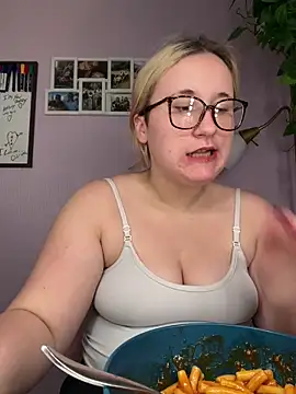 imawhorenslut19 online show from 05-21-26, 05:42
