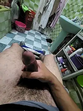 Snapshot of WelloffUpthrow chatting on 09-24-25, 07:50 WelloffUpthrow online show from 09-24-25, 07:50