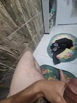 Snapshot of WelloffUpthrow chatting on 11-27-25, 01:40 WelloffUpthrow online show from 11-27-25, 01:40