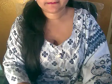 Snapshot of Saniya_K chatting on 10-13-25, 07:19 Saniya K online show from 10-13-25, 07:19