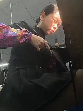 Snapshot of DHJM168 chatting on 11-21-25, 12:43 DHJM168 online show from 11-21-25, 12:43