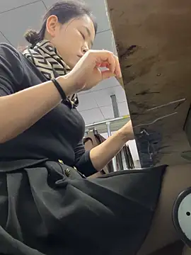 Snapshot of DHJM168 chatting on 12-02-25, 12:38 DHJM168 online show from 12-02-25, 12:38