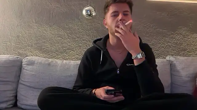 Snapshot of RioBlaze chatting on 11-20-25, 05:45 RioBlaze online show from 11-20-25, 05:45