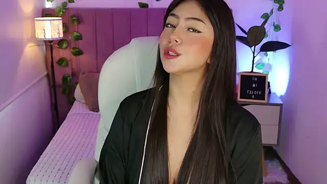 Snapshot of VioletBlacke_ chatting on 10-01-25, 03:18 VioletBlacke online show from 10-01-25, 03:18