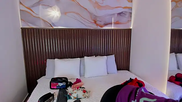 Roxie-NS online show from 09-25-25, 12:31